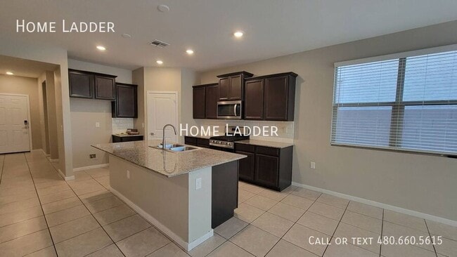 Building Photo - 14096 W Surrey Dr