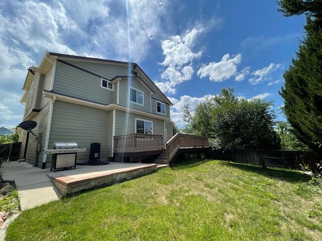 Building Photo - Beautiful two-story home located in Erie!