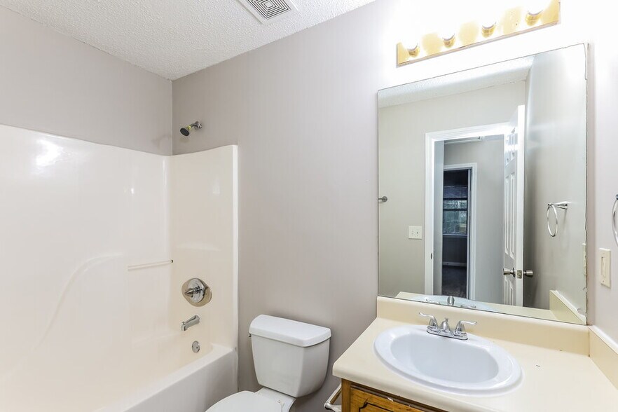Building Photo - 1367 Misty Ridge Ct