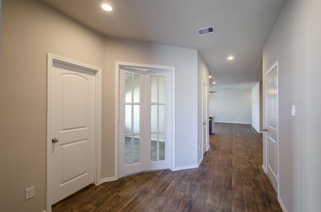 Building Photo - 13966 Fort Ward Way