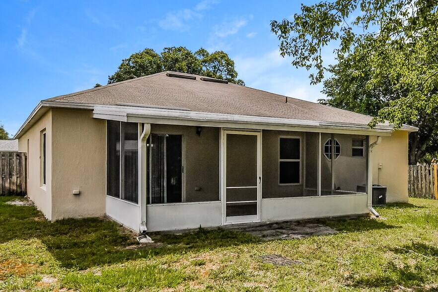 Building Photo - 12348 Hickory Forest Rd