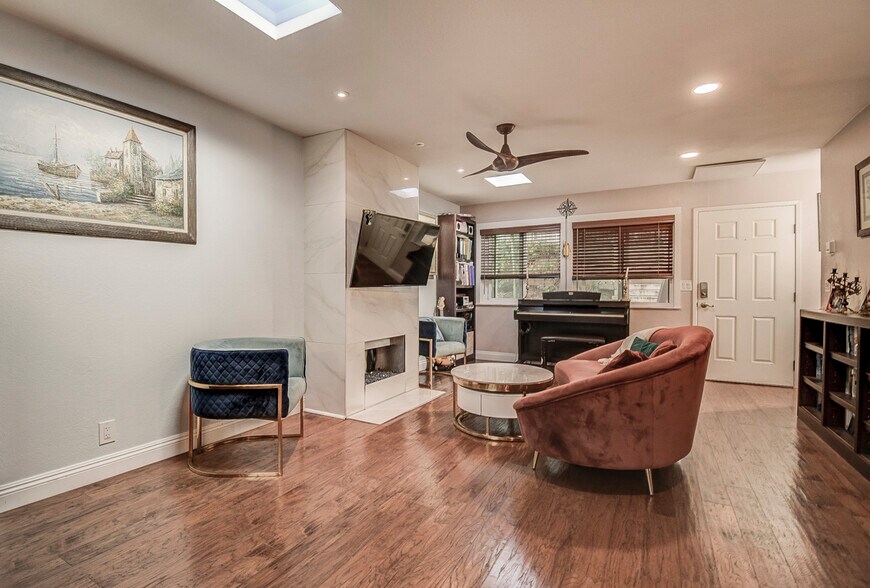 Building Photo - 11 Seamist Ct