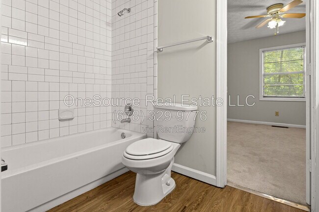 Building Photo - 502 Oakwood Ct