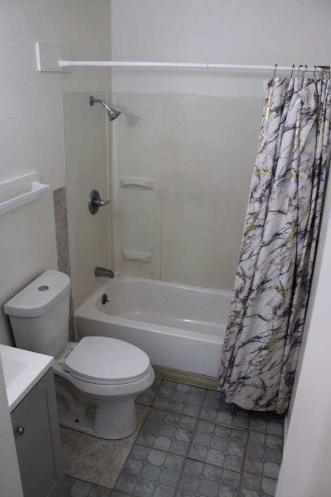 Building Photo - 3800 Waller Ave