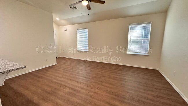 Building Photo - 11417 N University Ave