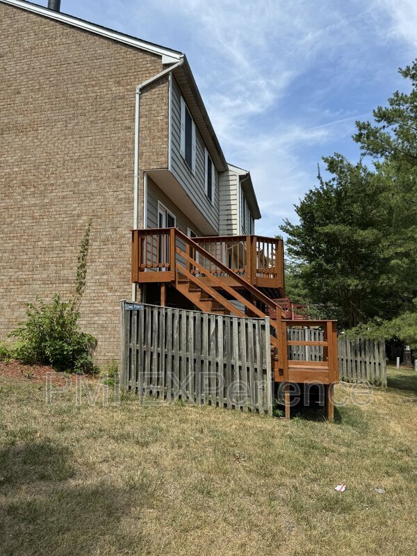 Building Photo - 12744 Wedgedale Ct