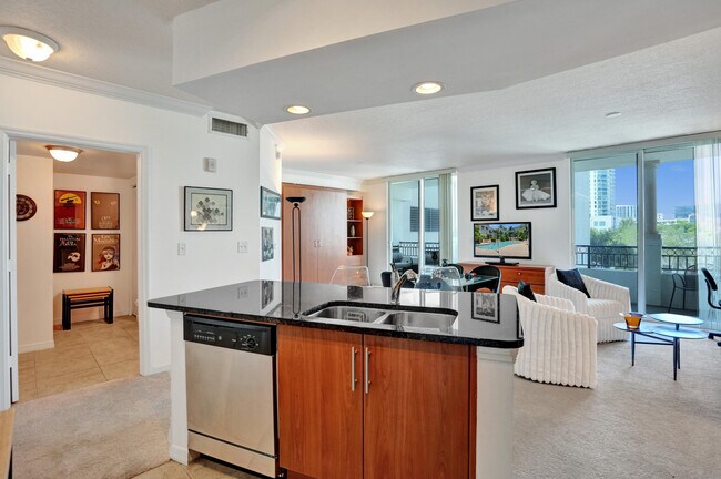 Building Photo - 600 S Dixie Hwy