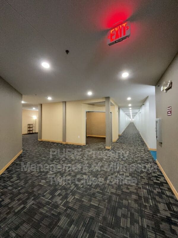 Building Photo - 2600 University Ave SE