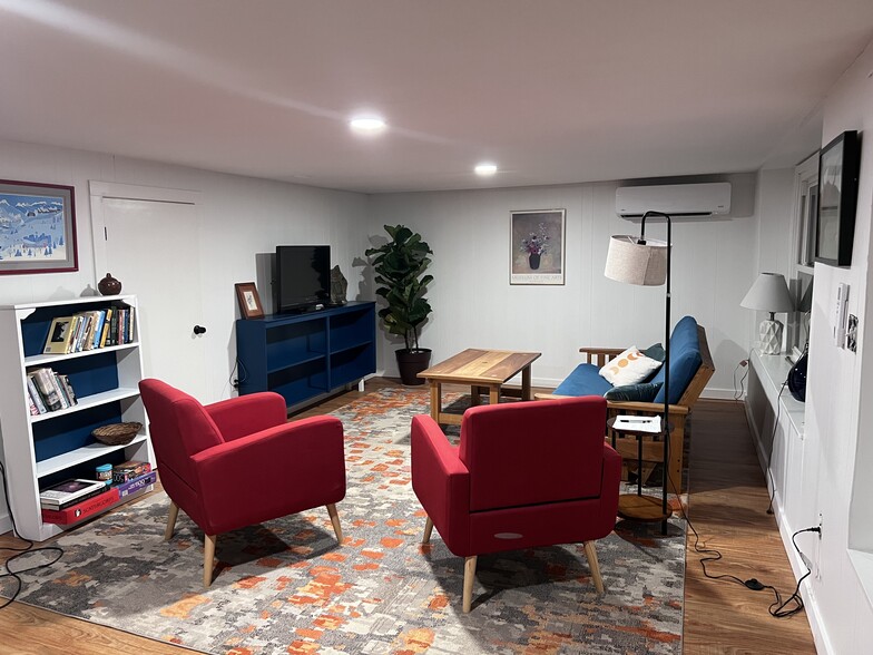 Building Photo - 1621 Vt 128