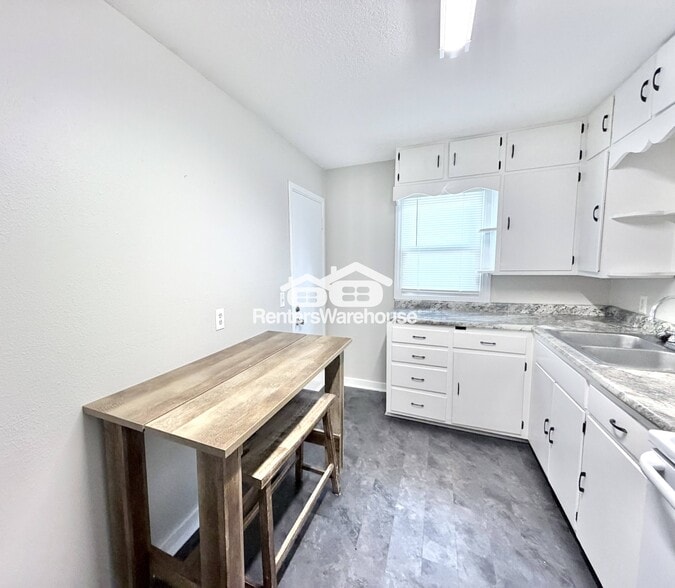 Primary Photo - 510 N 6th Ave E