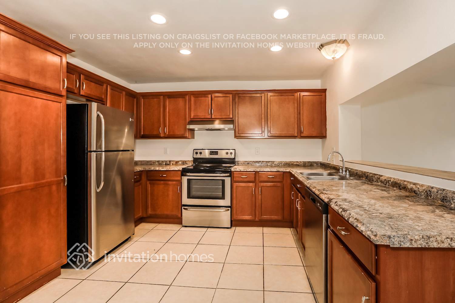 Building Photo - 907 N Wedgewood Dr