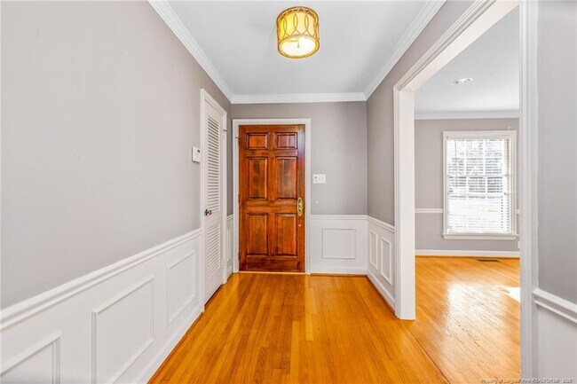 Building Photo - 2706 Huntington Rd