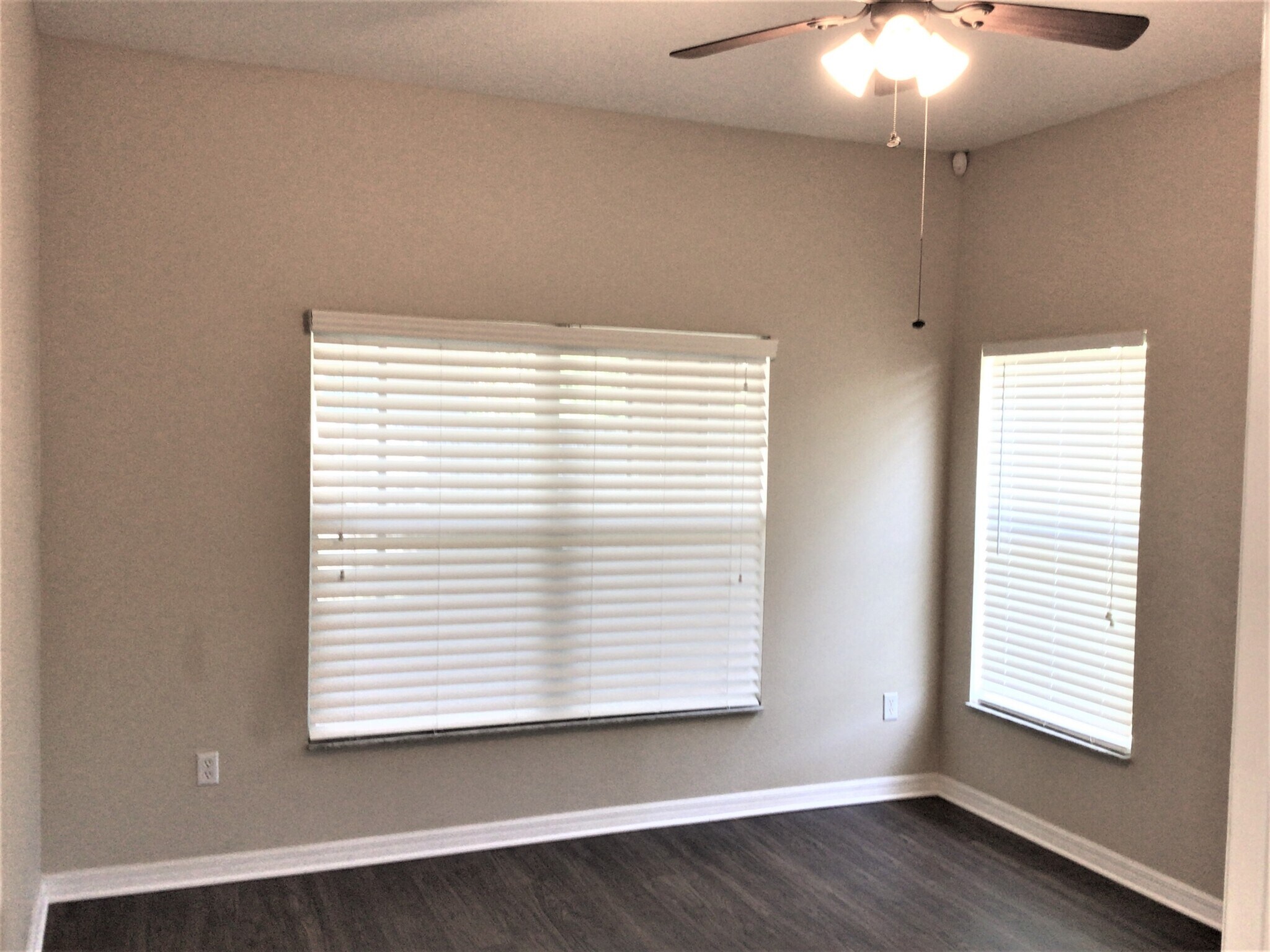 Building Photo - 4004 Knight Ave