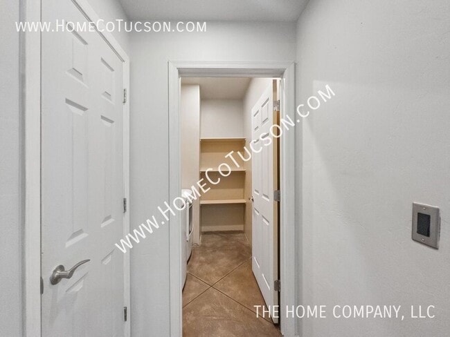 Building Photo - 5749 E Bellow Ln