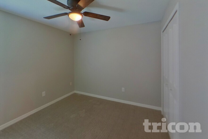 Building Photo - 5151 White Chicory Dr