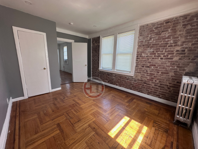 Building Photo - 1671 Radcliff Ave