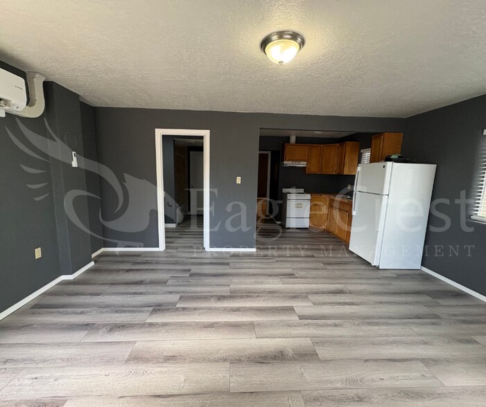 Building Photo - Roseville Lane Apartments