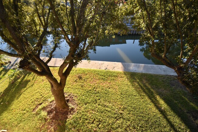 Building Photo - 82 Harbor Ln