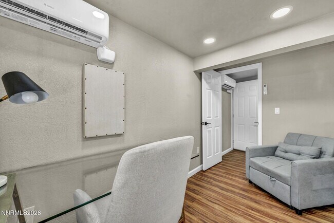 Building Photo - 1678 Ordway Ave