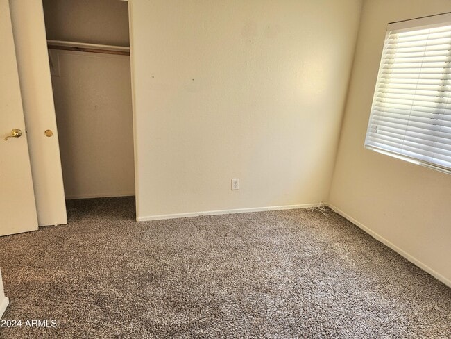 Building Photo - 15923 W Post Dr