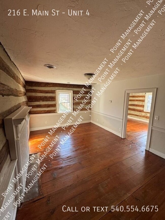 Building Photo - 216 E Main St