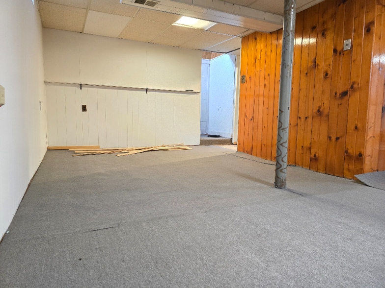 Building Photo - 1406 S Grant Ave