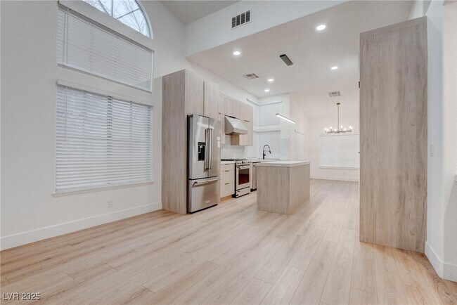 Building Photo - 8608 Highacre Dr