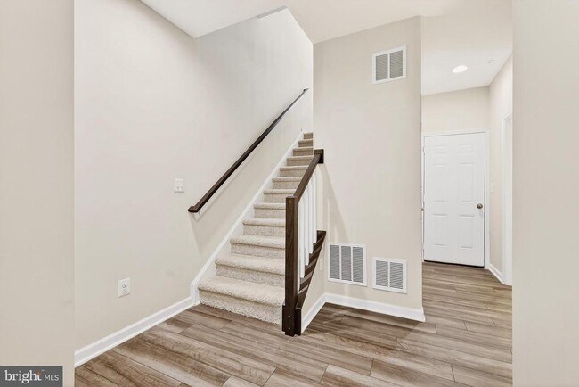 Building Photo - 1017 Flester Ln