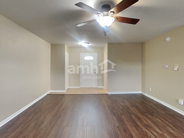 Building Photo - 55 Snowflake Cir