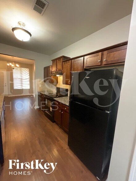 Building Photo - 148 Daisy Cir