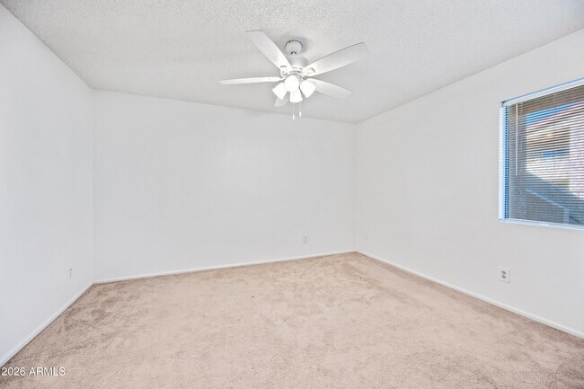 Building Photo - 10610 S 48th St