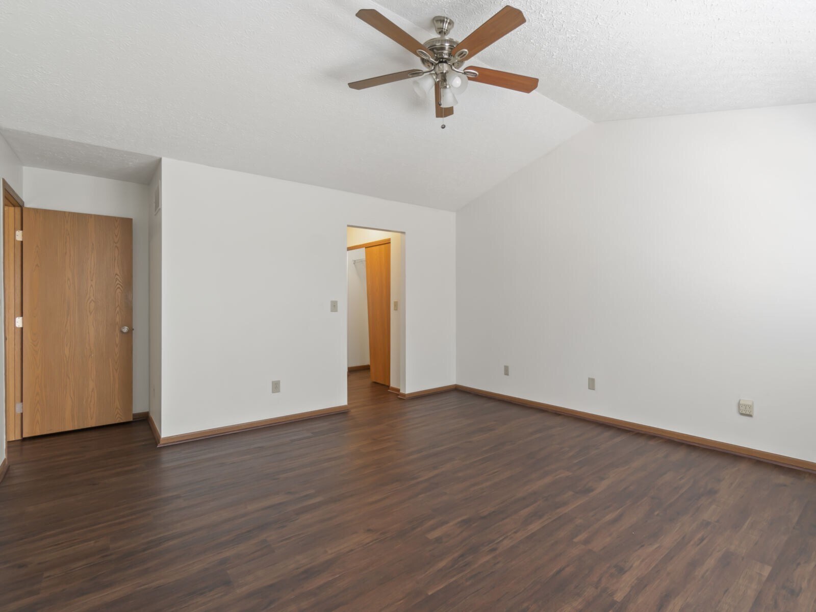Building Photo - 2236 Golden Meadows St