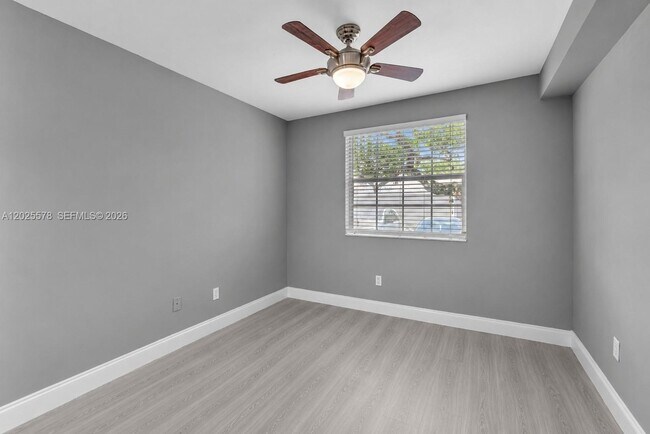Building Photo - 2881 N Oakland Forest Dr