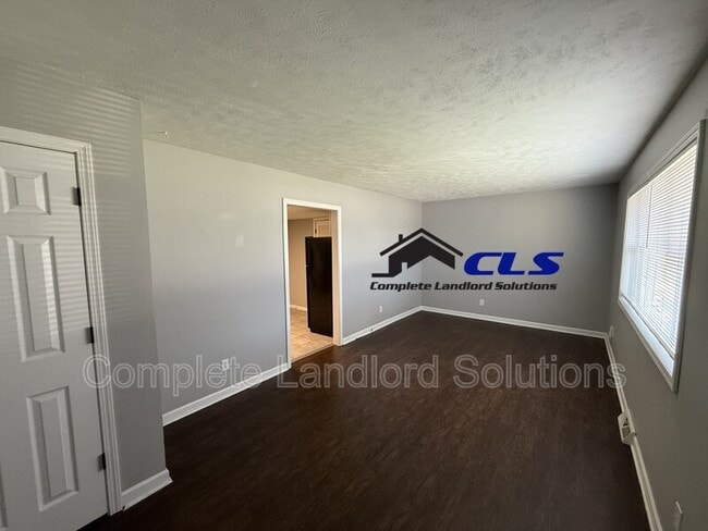 Building Photo - 886 E Dawn Dr