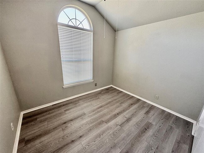 Building Photo - 11425 Wallace Ave