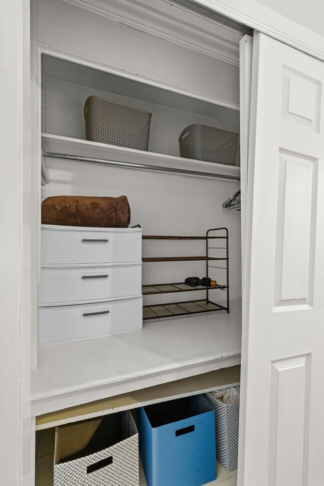 Building Photo - 2819 Shenandoah Ave