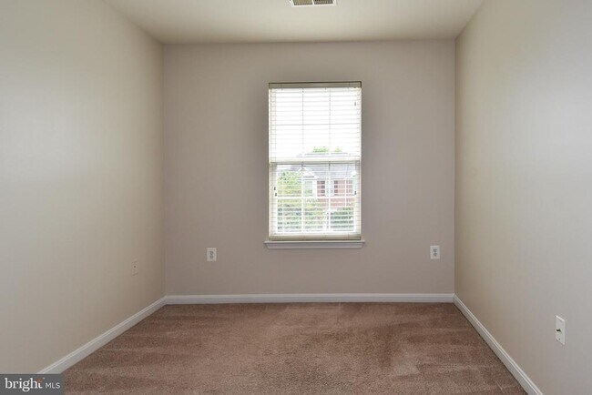 Building Photo - 15511 Kennett Square Way