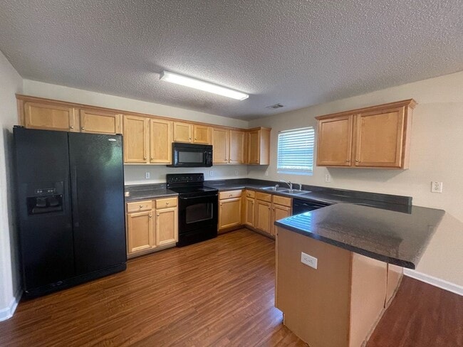 Building Photo - 5 BEDROOM PLUS BONUS ROOM PRE-LEASING FOR AUGUST 2026!