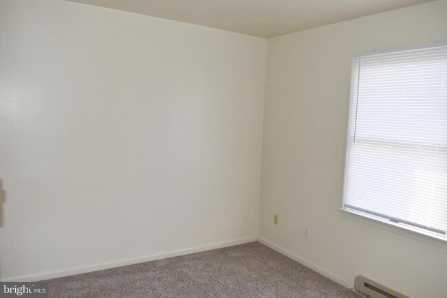 Building Photo - 955 Orchard Dr