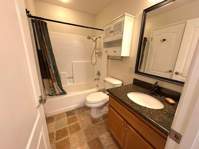 Building Photo - 7130 Shoreline Dr