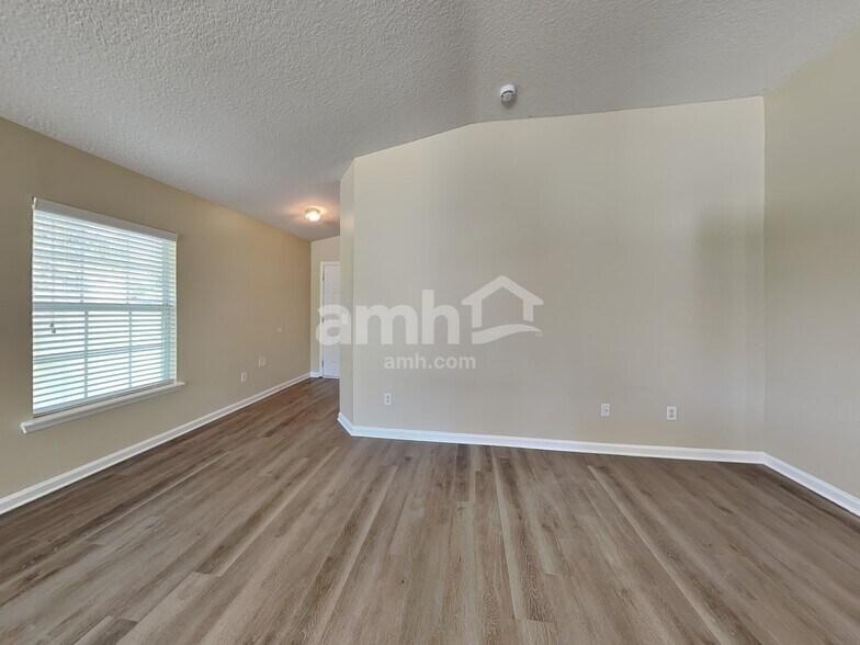 Building Photo - 12683 Pine Marsh Way