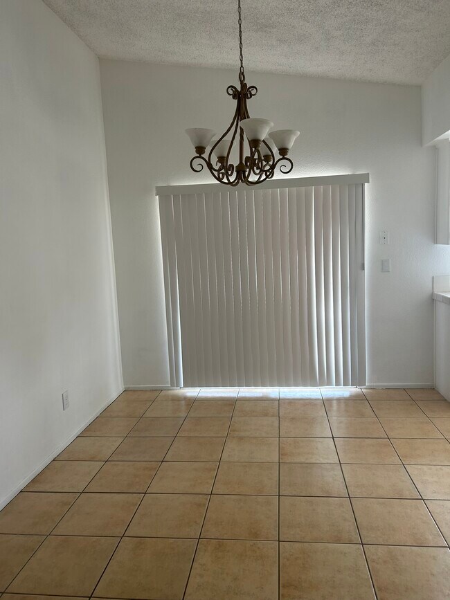 Dining - 45408 17th St E