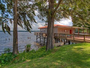 Building Photo - 1159 Calle Del Norte