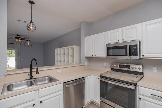 Building Photo - 345 Scrub Jay Dr
