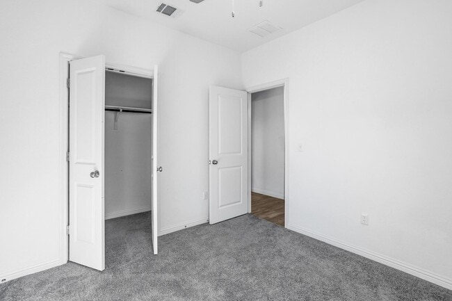 Building Photo - 8215 McKamy Dr