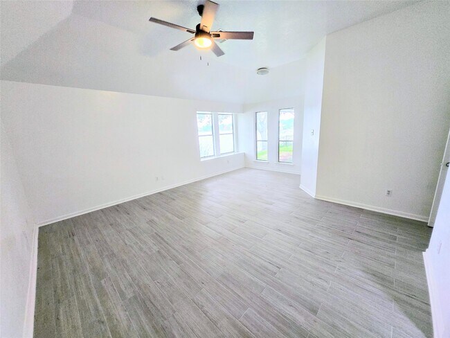 Building Photo - 4018 N Crystal Lake Cir