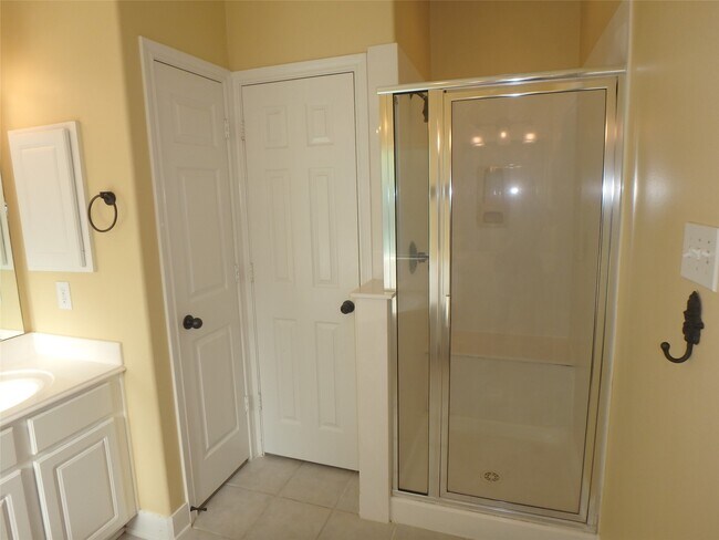 Building Photo - 3804 Mystic Cir