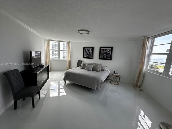 Building Photo - 2851 S Ocean Blvd