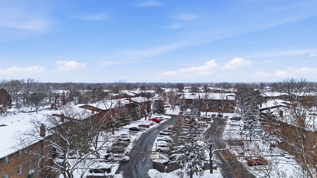 Building Photo - 2556 Waterbury Dr