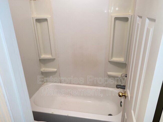 Building Photo - 4444 Longtree Cove
